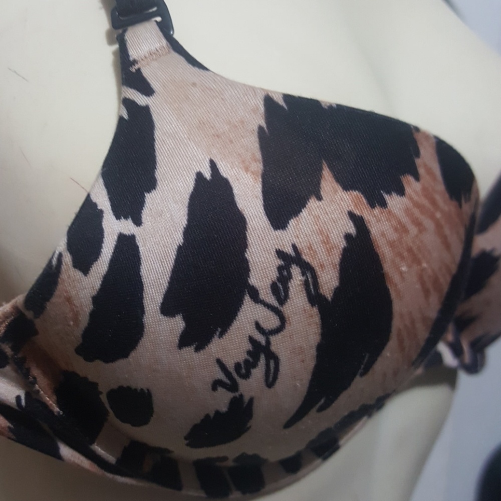 VICTORIA'S SECRET.. VERY SEXY.. BRA